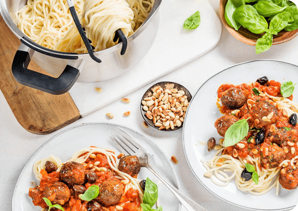 Pasta met gehaktballetjes in tomatensaus