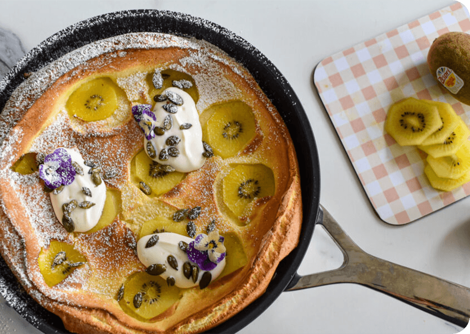 Dutch baby pancake met kiwi en romige griekse yoghurt