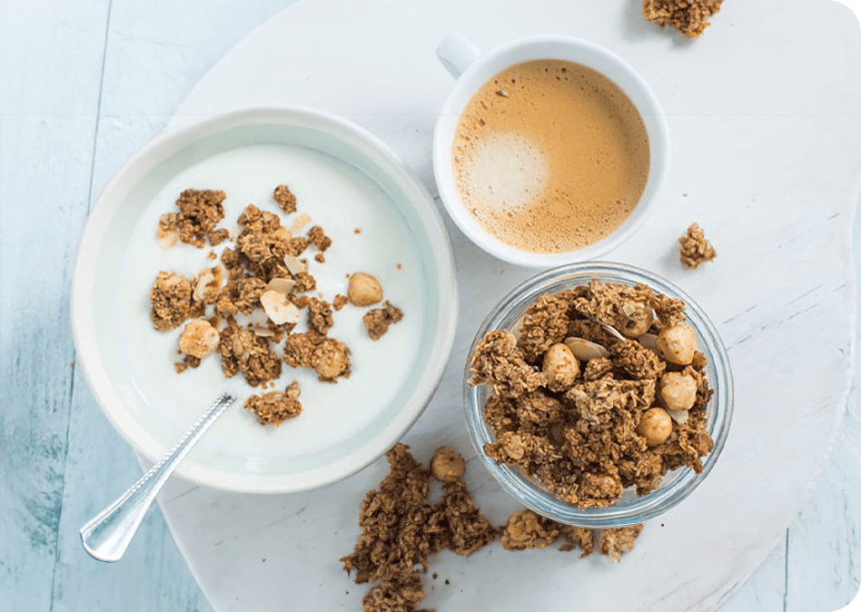 Zelfgemaakte koffie granola voor een krachtige start van de dag