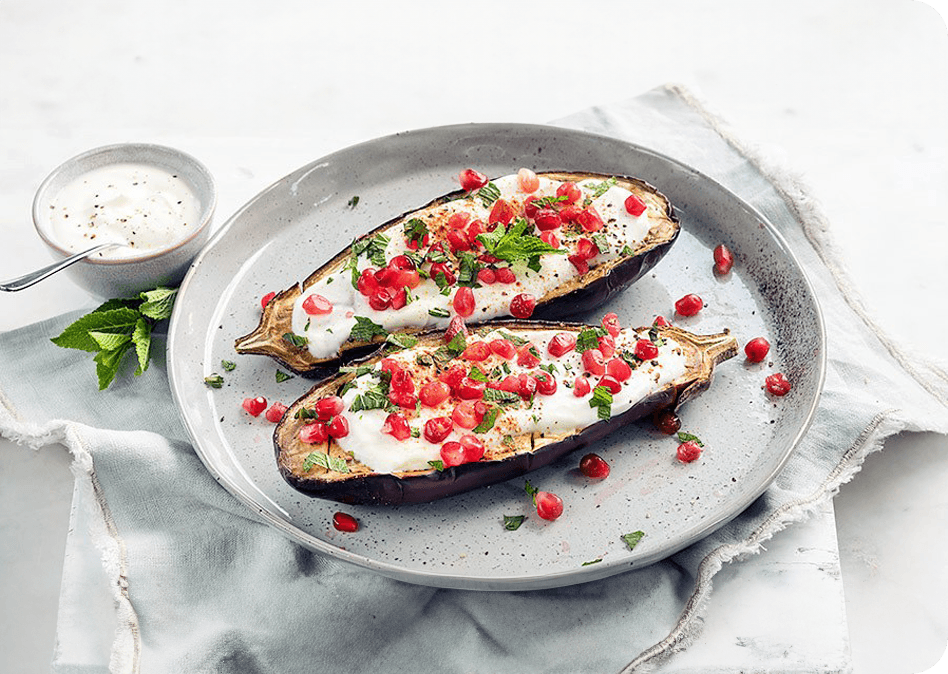 Geroosterde aubergines met granaatappel en yoghurt