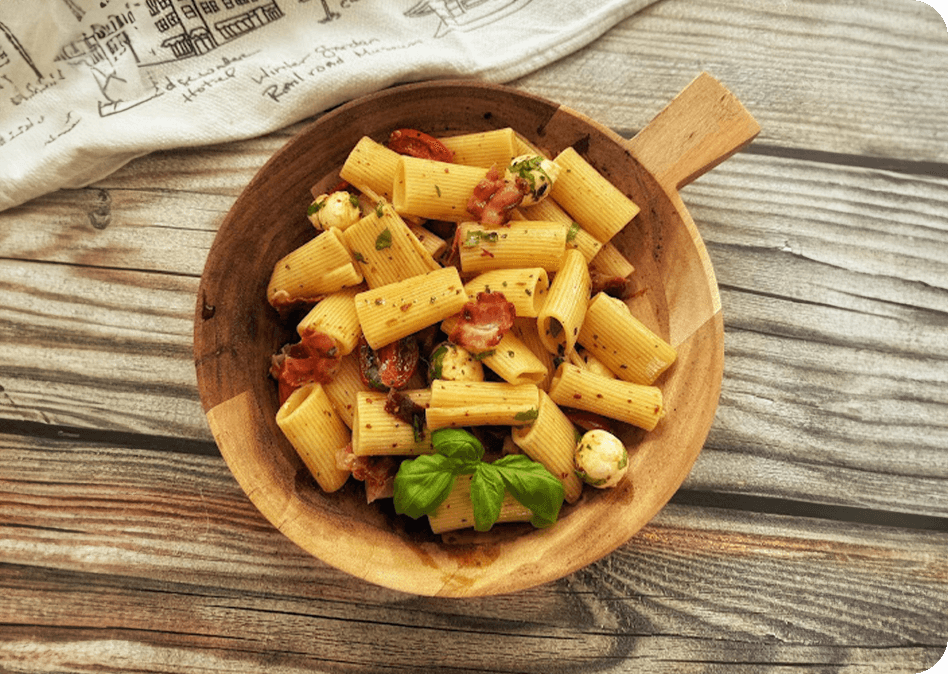 Caprese salade met knapperige bacon bits