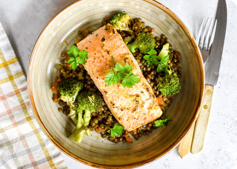 In de oven gebakken zalm met linzen en broccoli